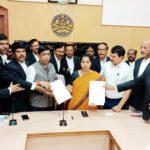 ತರೀಕೆರೆ ಉಪವಿಭಾಗಾಧಿಕಾರಿ ಕೆ.ಜೆ.ಕಾಂತರಾಜ್ ವಕೀಲರ ಪ್ರತಿಭಟನೆ