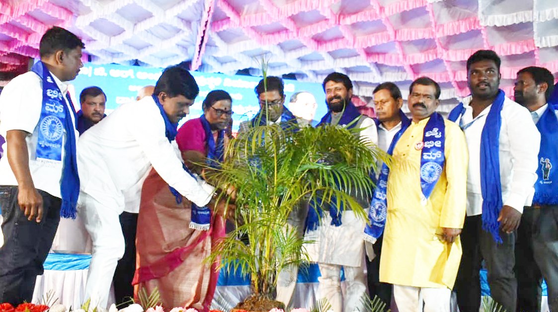 ಆಲ್ದೂರಿನಲ್ಲಿ ನಡೆದ ಸ್ವಾಭಿಮಾನಿ ಸಮ್ಮೇಳನ